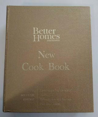 Vtg 1965 Better Homes And Gardens Cook Book,  Souvenir Edition,  Gold Binder