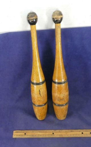 Antique Pair Wood Juggling Pins Indian Clubs Carnival Circus Club Exercise 1 Lb