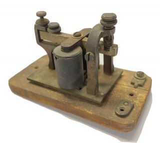 Vintage J.  H.  Bunnell & Co.  Telegraph Key Sounder With Wood Base Nr $9.  99
