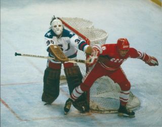 Jim Craig 8 X 10 Glossy Photo Nm - Mt Nhl Boston Bruins Team Usa Olympics