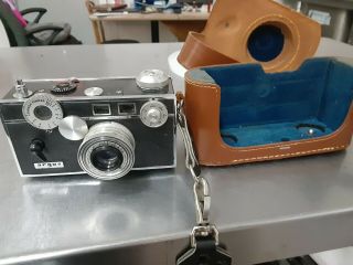 Vintage Argus C3 35mm Camera With F/3.  5 50mm Cintar Lens
