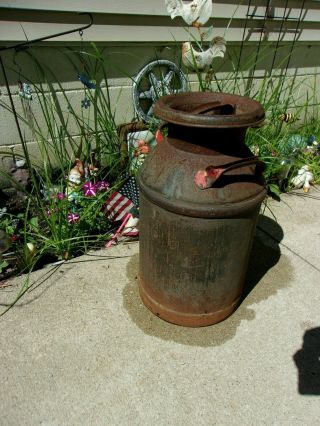 Antique Rusty 10 Gallon Metal Milk Can & Cover Dairy Yard Garden Decor