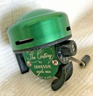 Vintage The Century By Johnson Model 100a Green Closed Faced Fishing Reel (z)