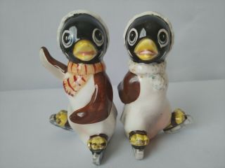 Cute Vtg Anthropomorphic Penguin Couple Salt Pepper Shakers Skating W/hats Japan
