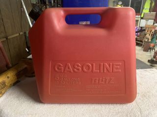 Vintage Pre Ban " Blitz " 5 Gallon Vented Plastic Gas Can With Pull Out Spout