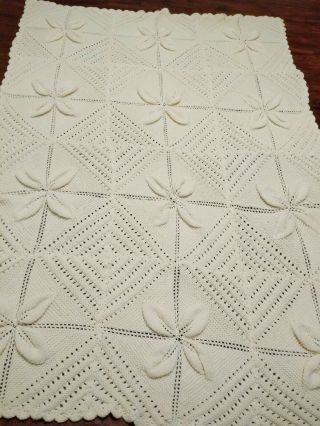 Afghan Crochet Handmade Blanket Throw Vintage 3d Petals Cream White 69x48 "
