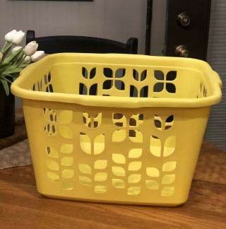 Vintage Square Rubbermaid 2968 Laundry Basket Tulips Yellow