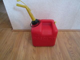 Vintage Chilton 2 Gallon Vented Gas Can Model P - 20