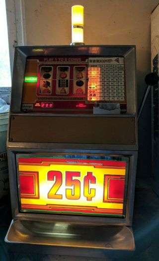 Antique Igt 25 Cent Slot Machine