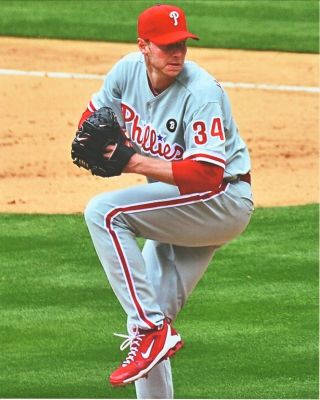 Roy Halladay - - Philadelphia Phillies - - 8x10 Glossy Color Photo