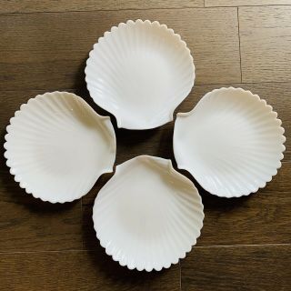 Set 4x White Glass ? Sea Shell Shaped Salad Plates Scalloped Edges 8 " Fingerfood