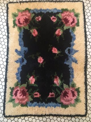 Vtg Complete Latch Hook Victorian Pink Roses 24x34 Wall Hanging Or Area Rug