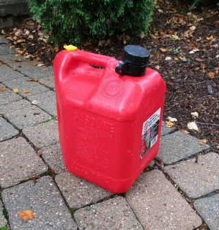 Vintage Blitz Red Plastic Gas Can 2 Gal 8 Oz Vented & Easy Grip Handle 11810