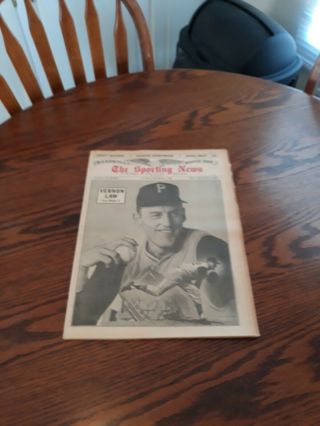 September 4,  1965 - The Sporting News - Vernon Law Of The Pittsburgh Pirates