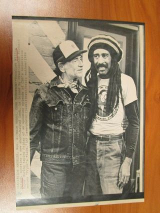 Vintage Wire Ap Press Photo Singer Willie Nelson,  Richard Pryor As Bob Marley