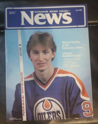 Scotiabank Hockey College News V.  11/ I.  10 July 1982 - Cover - Wayne Gretzky