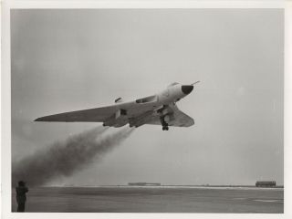 Large Vintage Photo - Avro Vulcan Smokey Take Off