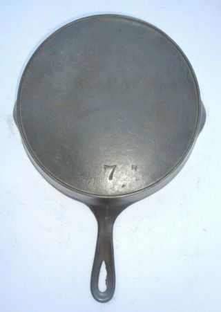 ANTIQUE WAPAK CAST IRON SKILLET No 7 w/OUTER HEAT RING.  STRAIGHT LINE LOGO.  703 2