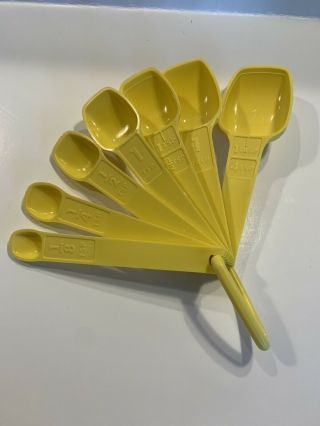 Vintage Tupperware Yellow Measuring Spoons Complete,  Ring