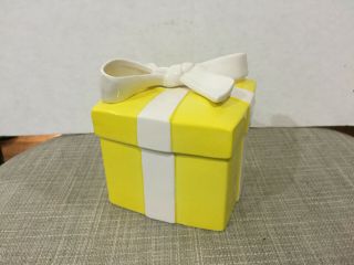 Vintage Fitz And Floyd Ff Yellow Gift Present Box White Bow Trinket Porcelain