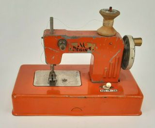 Sewing Machine For Children,  Regina Red Antique Hand Crank Germany Metal 1940