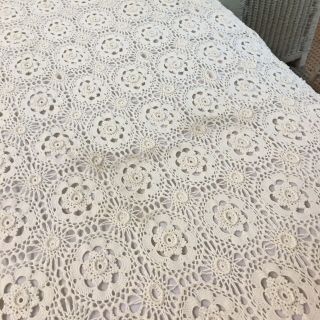 Vintage Hand Crocheted Coverlet 90” x 76” Tablecloth Bed Spread Ivory Floral 3
