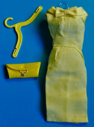 1962 - 63 Vintage Barbie Pale Yellow Silk Sheath Pak W/purse & Hanger
