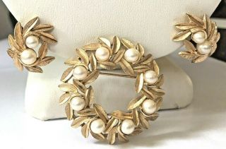 Vintage Signed Avon Faux Pearl Gold Tone Brushed Brooch Pin Clip On Earrings