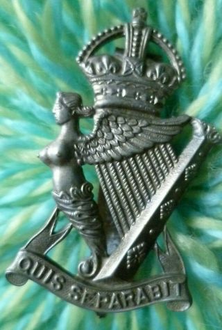 Ww1 Royal Irish Rifles/ Royal Ulster Rifles Cap Badge Kc Slider Antique