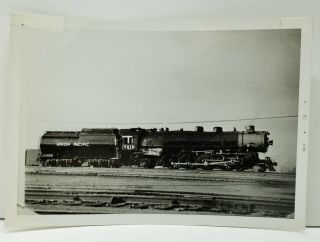 Union Pacific Locomotive No.  7018 C1970 Railroad Photo Aa24