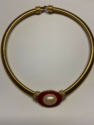 Gorgeous Vintage designer signed Monet gold tone faux pearl red enamel necklace. 3
