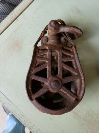 Antique Old Vintage Cast Iron Barn Pulley Block And Tackle H254