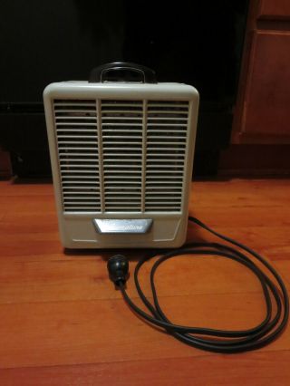 Vintage Space Heater Wards Electric Portable Model No Vwn47000 1320 Watts