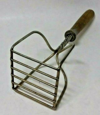 Vintage Primitive Rustic Square Twisted Metal Potato Masher with Wooden Handle 2