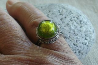 Vintage Sterling Silver Lime Green Dichroic Art Glass Ring Size 6 1/2 5.  3 Grams