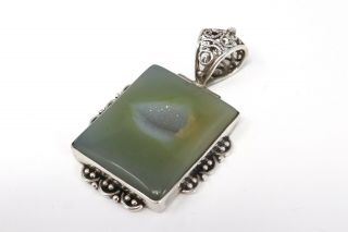 A Large Heavy Vintage Sterling Silver 925 Green Gemstone Pendant 21g 22008