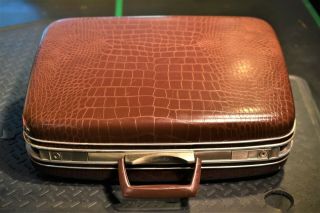 Vintage Samsonite Silhouette Alligator Skin 21 X 16 Luggage 1.  1