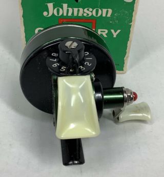 Vintage Fishing Spinning Reel Johnson Century Model 100B USA w/ Box 2