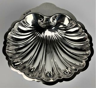 Antique Chester English Sterling Silver Clam Shell Tri Ball Foot Nut Candy Dish