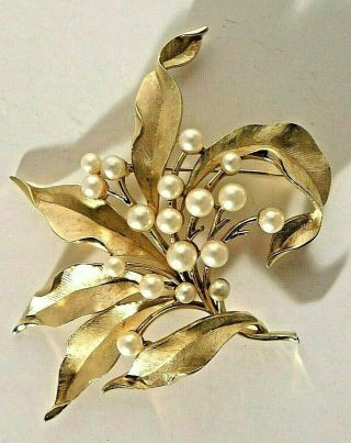 Vtg.  Large Crown Trifari Brushed Gold Tone Faux Pearl Leaf Pin Brooch Signed