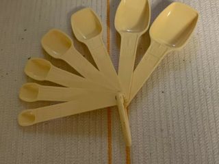 Vtg Tupperware Measuring Spoons Set 7 D Ring Butternut Almond Ivory Beige