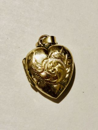 Antique 9ct Gold Victorian Engraved Heart Shaped Locket Bk&f 2.  80g 1.  7cm X 1.  7cm