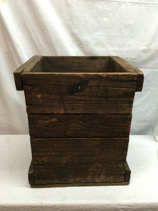 Vintage 5 Gallon Glass Water Bottle Wood Crate.  12.  5 " X 10.  5 " X 14 " Tall