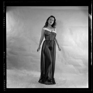 1950s Bunny Yeager Pinup Camera Negative Model Petra Paris Revealing 2