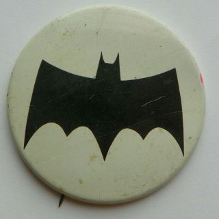 Vintage Old Batman Logo 2.  25 " Collectible Pin Button Pinback Comic Book