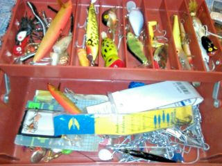 Old Lure Vintage Old Pal Tackle Box And A Whole Bunch Of Lures All Types/plus.