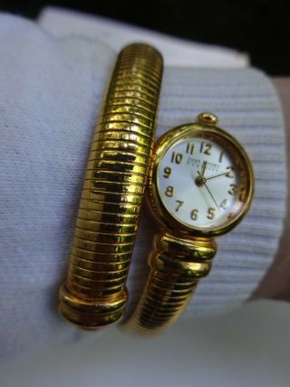 Vintage Joan Rivers Classics Gold Tone Open Expandable Bangle Wristwatch Japan
