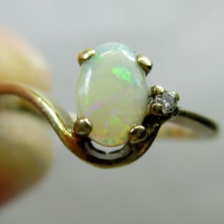 Vintage Estate 10k Gold Opal Ring With Diamond Accent - 1.  4 Grams - Size 5.  5
