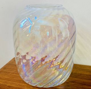 Vtg Large Hand Blown Reverse Ribbed Swirl Iridescent Art Glass Vase 11”h 8.  25”w