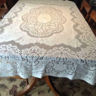 Vintage Quaker Lace Oyster White Tablecloth 62 X 83 Floral/swirls Looped Edging